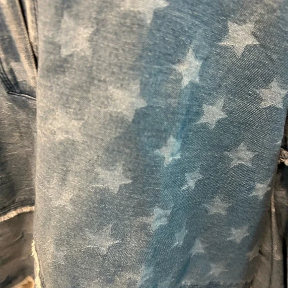 Oli & Hali Blue Star Pattern Denim Top Sz L - Picture 4 of 11